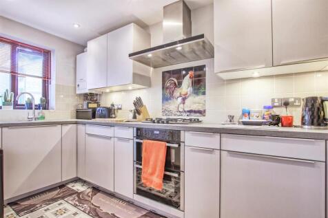 Kitchen 2.jpg