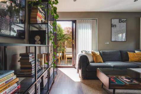 Riverside Close-10.jpg