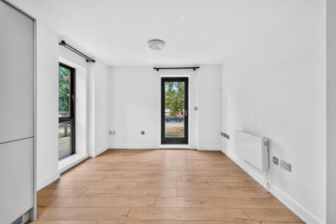 Woodmill Road, London, E5 photo 3