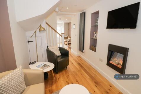 Lounge Through To Kitchen