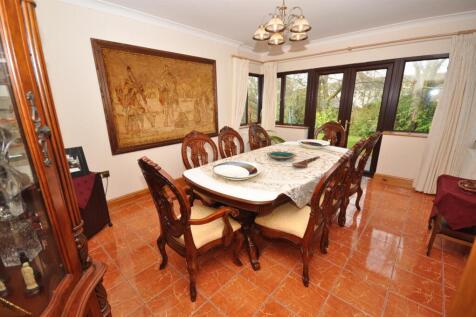 Kitchen / Dining Family room