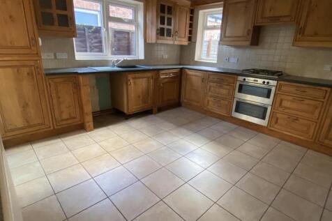 108DR-dining kitchen.JPG