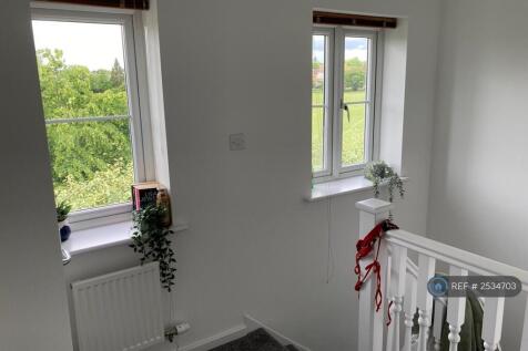 Views Over First Floor Landing