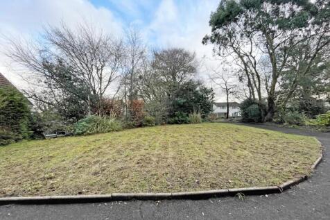 Leat Walk 45 Front Garden.jpg