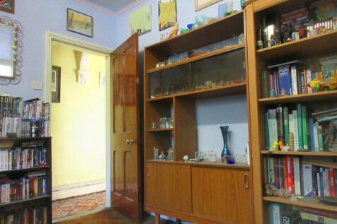 7 Hartshorne Rd Living Room 1.jpg