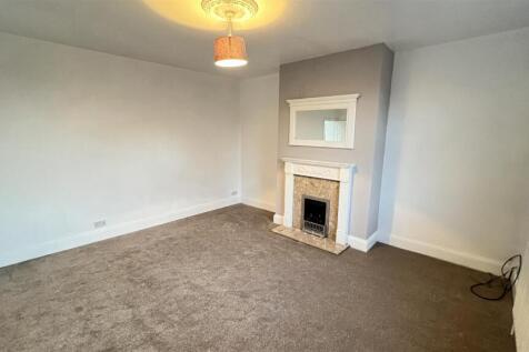 Woodbine Terrace, Clayton West, Huddersfield photo 3