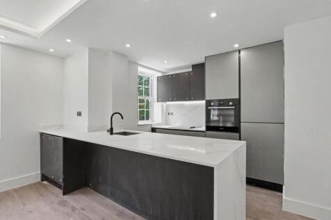 32 Green Lane, Cobham, KT11 photo 4