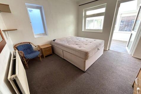 Squire Avenue, Canterbury, Kent, CT2 photo 5