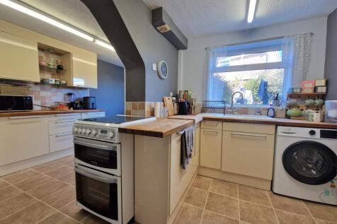 Waverley Gardens, Rugeley, WS15 2YE photo 4
