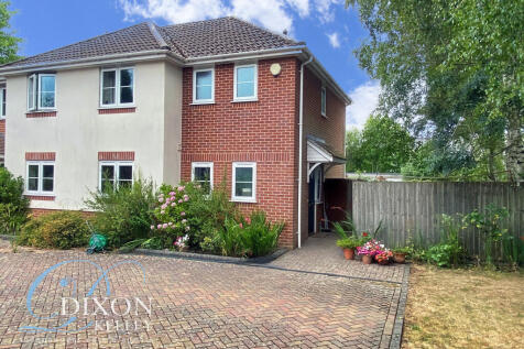 Ferndown, BH22 - property photo