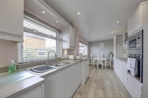 Kitchen / Dining