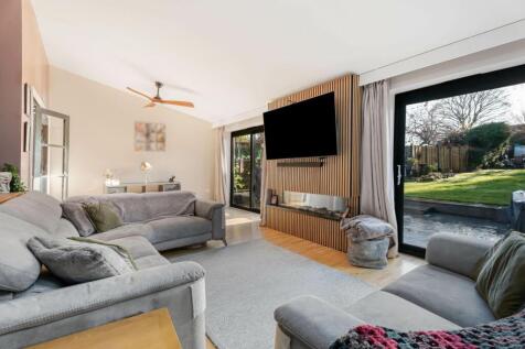 Farthings, Badby Road West