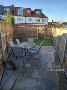 Communal Garden For 3 Flats