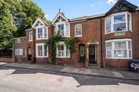 3 Bedroom Terraced House for Sale