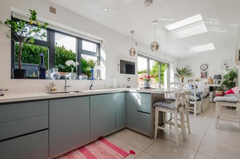 Dining Kitchen (2).jpg