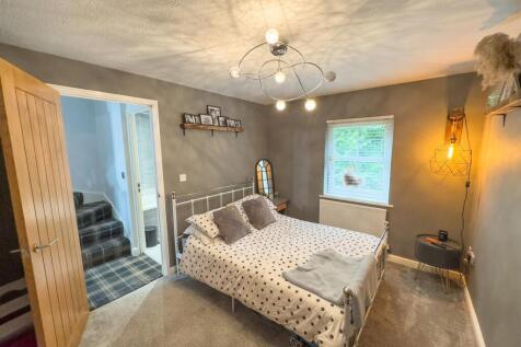 Double Bedroom With En Suite (2).jpg