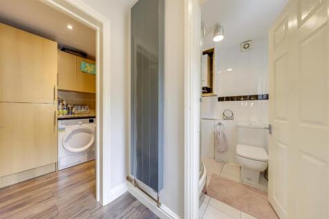 Rear Hall/ WC / Utility