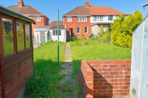 Rear view of property.jpg