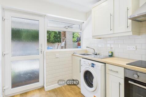 Kitchen &amp; Living area