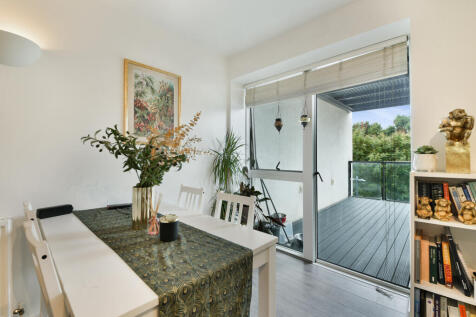 Kew Bridge Court, Brentford London W4 photo 4