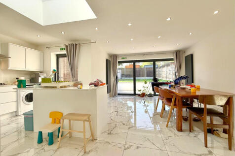 Burnt Ash Hill, Lee, London, SE12 photo 3