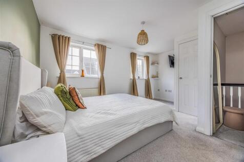 10 Letcombe Place, Horndean-Small-PorticoMarketing