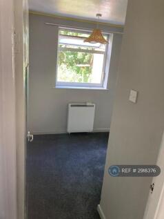 2nd Bedroom With Storage Heater