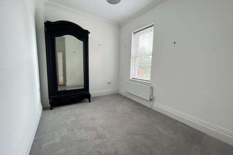 Massandra Court photo 4