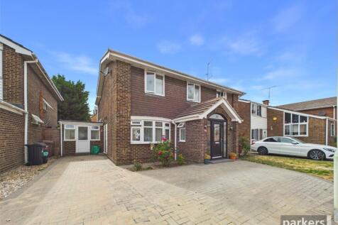 Wokingham, RG41 - property photo