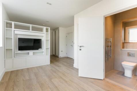 Lounge &amp; shower