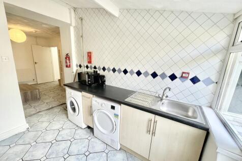 Kitchen (2)