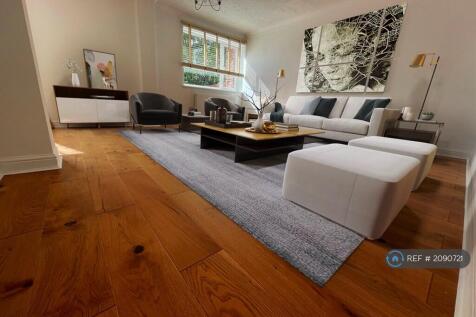 Spacious And Sunny Lounge
