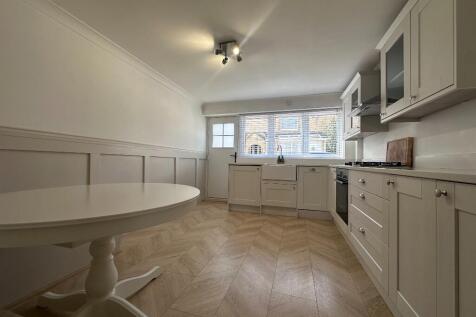 Victoria Place, Leeds, West Yorkshire, LS23 photo 5