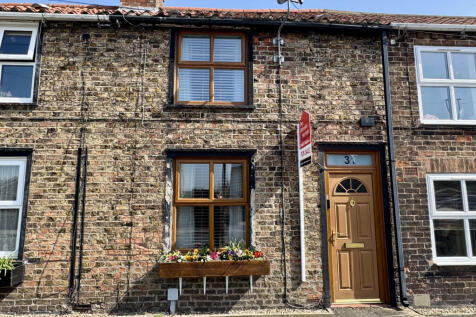 2 Bedroom Terraced House - For Sale