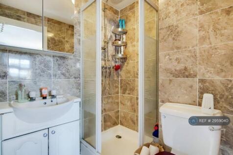 Angelica Drive, London, E6 photo 5