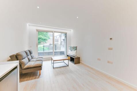 Calum Court, Central Purley, Purley, CR8 photo 4