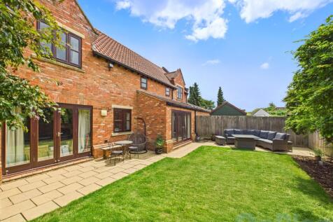 Knights Close Garden 2