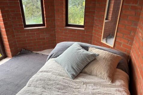 Summerhouse 2.jpg