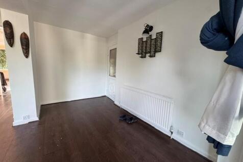 Motcombe Farm Road, Heald Green, Cheadle photo 4
