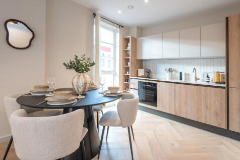 21-The_Tipton_29_Highgate_Rd_NW5_1EB (1).jpg