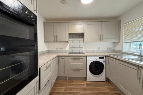 2 bed flat to rent
