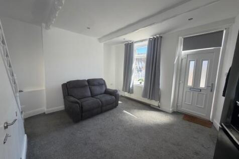 Lounge 1.jpg