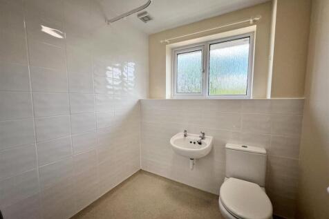 Weaver Drive, Western Downs, Stafford, ST17 9DD photo 5