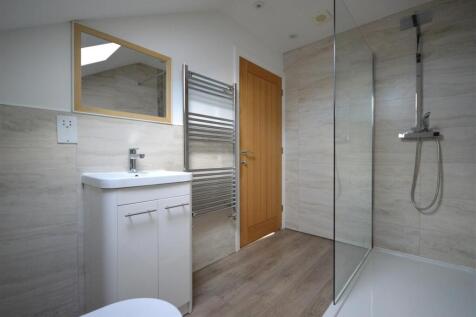 En-Suite To Master Bedroom