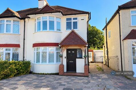 3 Bedroom Semi-Detached in CR0 8EQ