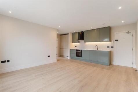 Adamson Road, Belsize Park, NW3 photo 4