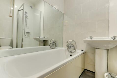 28a Crescent Road Bathroom 1 (2)