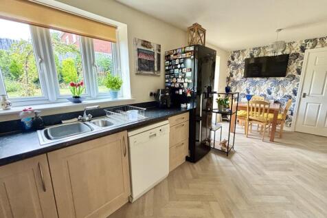 Kitchen / Breakfast Room