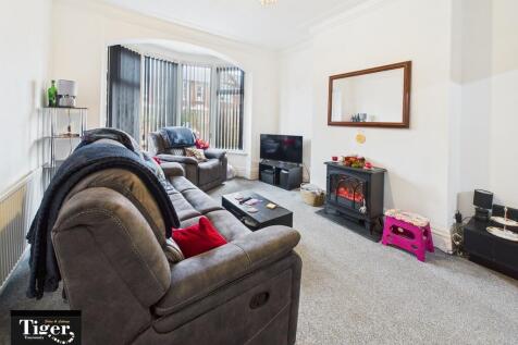 CAM02176G0-PR0747...