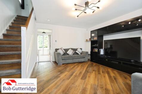 SPACIOUS LOUNGE
